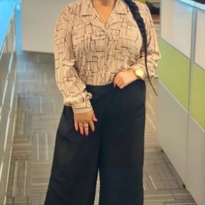 Vintage blouse with puffy shoulder sleeves